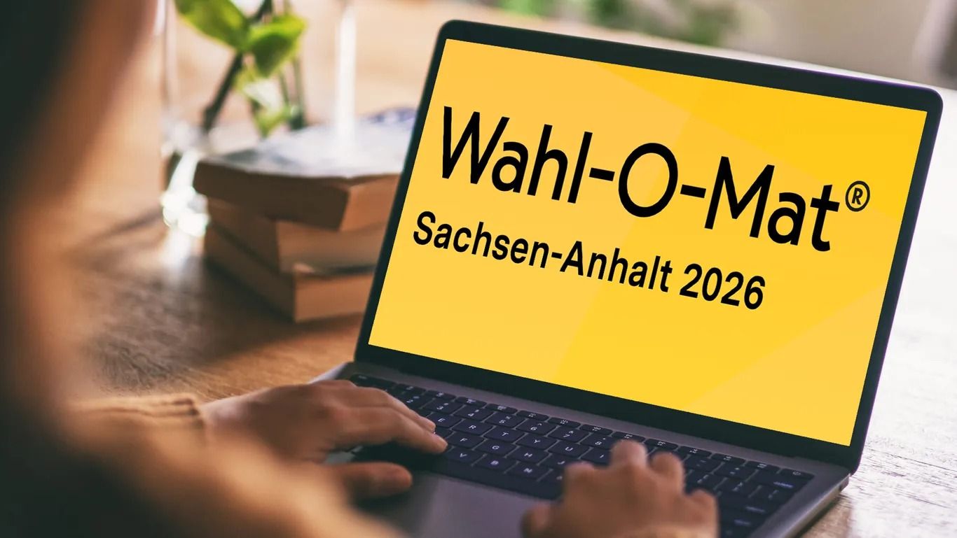 Laptop mit dem Startbildschirm des Wahl-O-Mat zur Landtagswahl in Sachsen-Anhalt 2026