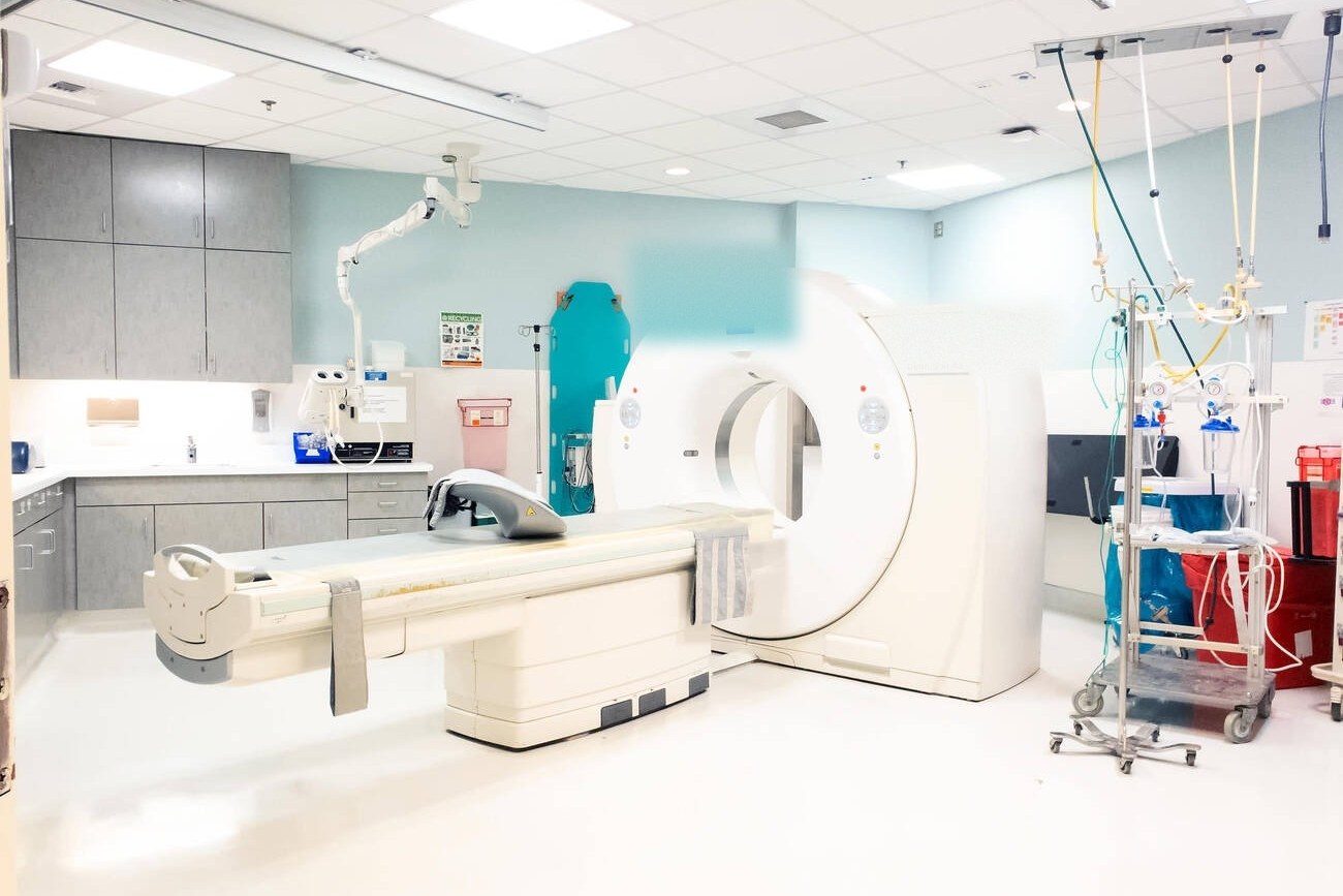 CT-Diagnostikraum in einer Klinik